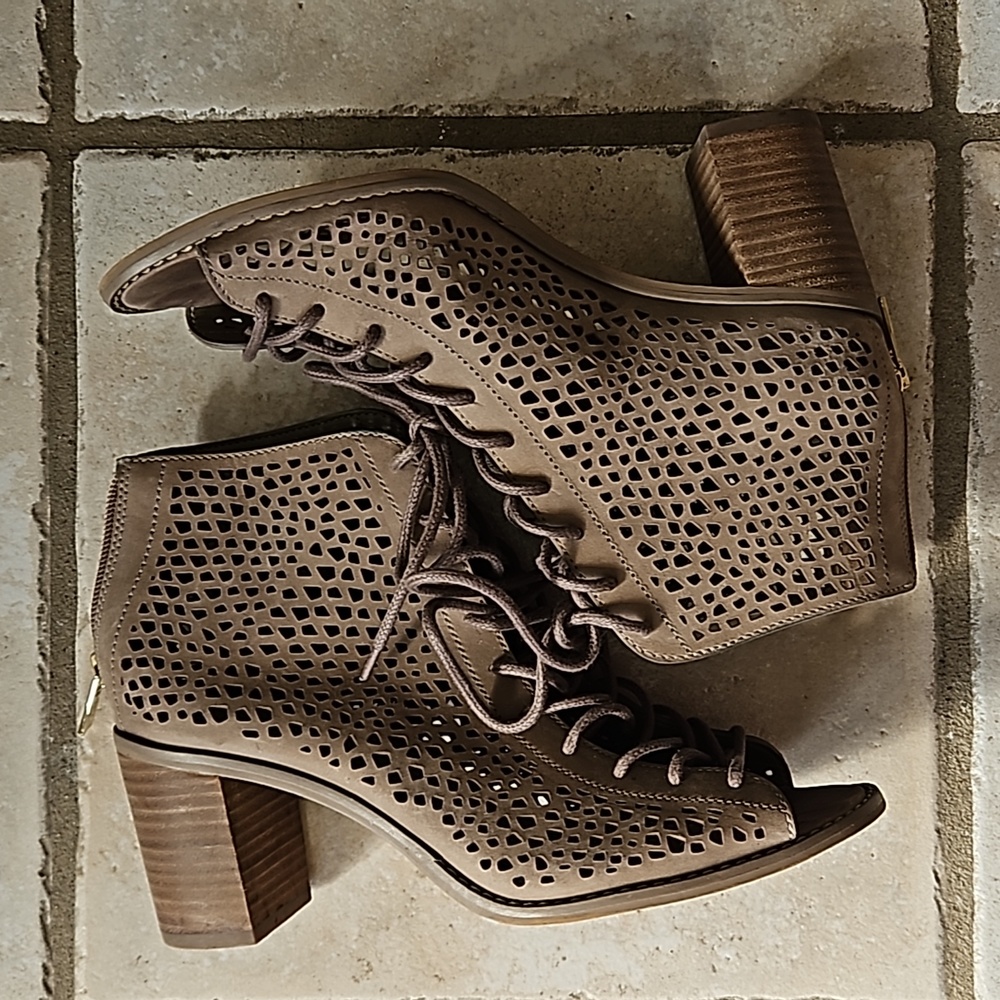 Grey taupe ankle bootie/sandal